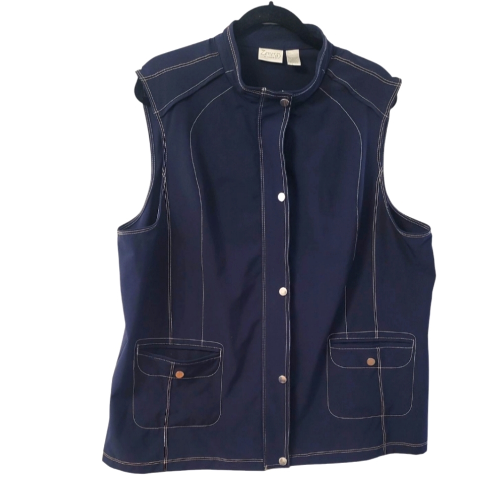 Chico's  ZENERGY XL ( Size 4)Navy Blue Sleeveless Vest.